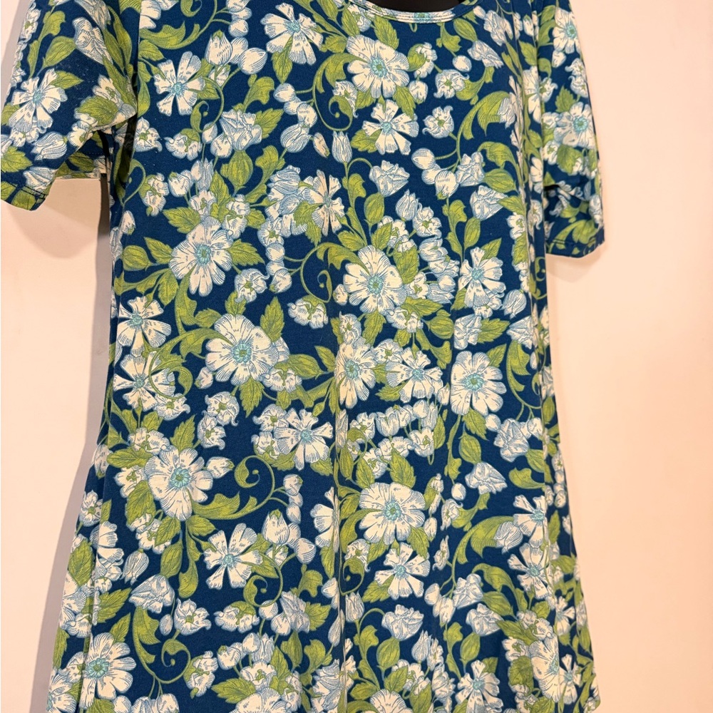 LuLaRoe Blue Floral Short Sleeve Top